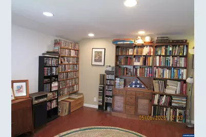 365 SE Myrtle St, Mill City, OR 97360 - Photo 4