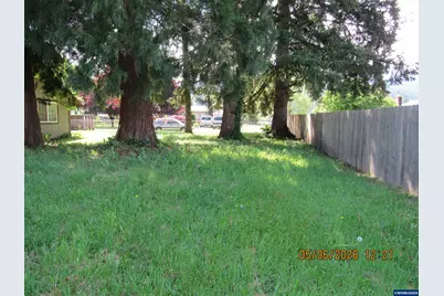 365 SE Myrtle St, Mill City, OR 97360 - Photo 14