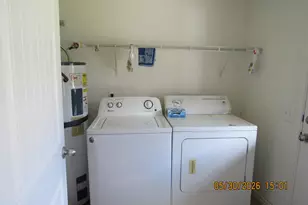 365 SE Myrtle St, Mill City, OR 97360 - Photo 26