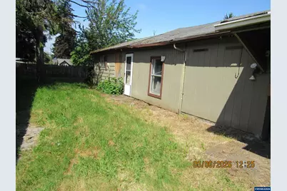 365 SE Myrtle St, Mill City, OR 97360 - Photo 18