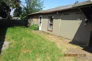 365 SE Myrtle St, Mill City, OR 97360 - Photo 18