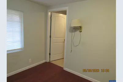 365 SE Myrtle St, Mill City, OR 97360 - Photo 16