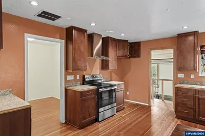 508 S 2nd St, Silverton, OR 97381 - Photo 8