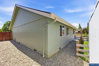 633 Cedar St, Independence, OR 97351 - Photo 32