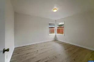1710 23rd St NE, Salem, OR 97301 - Photo 24