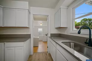 1710 23rd St NE, Salem, OR 97301 - Photo 20