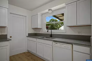 1710 23rd St NE, Salem, OR 97301 - Photo 16