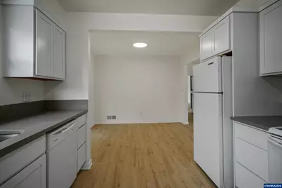 1710 23rd St NE, Salem, OR 97301 - Photo 18