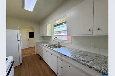 360 Main St W, Monmouth, OR 97361 - Photo 8