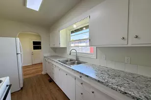 360 Main St W, Monmouth, OR 97361 - Photo 8