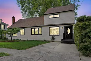 135 S Sheridan St, Mount Angel, OR 97362 - Photo 1