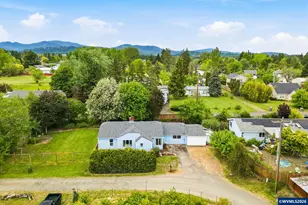 5215 SW Blueberry Dr, Corvallis, OR 97330 - Photo 2