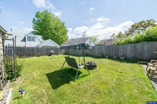 1450 SW 9th St, Dallas, OR 97338 - Photo 10
