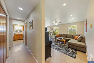 920 SW Myrtle Ct, McMinnville, OR 97128 - Photo 8