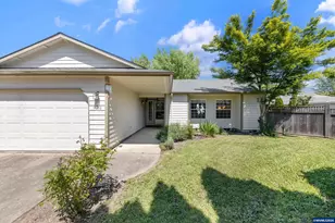 920 SW Myrtle Ct, McMinnville, OR 97128 - Photo 2