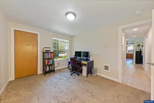 920 SW Myrtle Ct, McMinnville, OR 97128 - Photo 30
