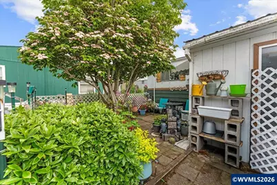 612 N Cascade Dr #13, Woodburn, OR 97071 - Photo 30