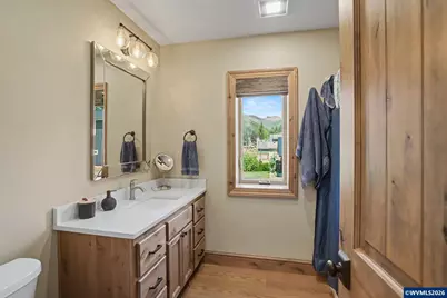285 Detroit Av S, Detroit, OR 97342 - Photo 32