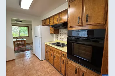1619 Nut Tree Dr NW, Salem, OR 97304 - Photo 8