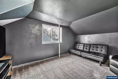 648 Juniper St, Junction City, OR 97448 - Photo 38