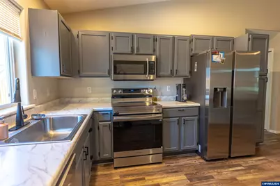 819 Monmouth Av S, Monmouth, OR 97361 - Photo 8