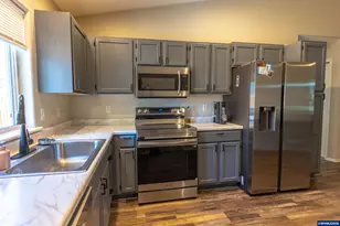 819 Monmouth Av S, Monmouth, OR 97361 - Photo 8
