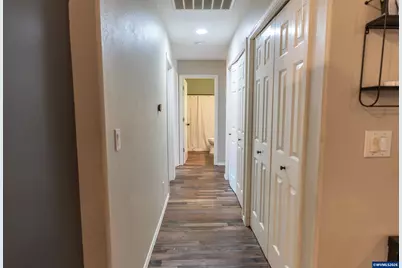 819 Monmouth Av S, Monmouth, OR 97361 - Photo 10