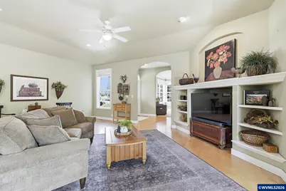 230 McLaughlin Dr, Woodburn, OR 97071 - Photo 10