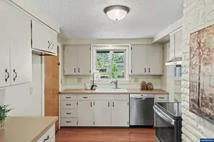 2146 Birchwood Ave, Eugene, OR 97401 - Photo 14