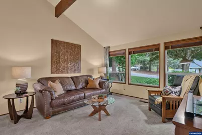 1660 Cinnamon Hill Dr SE, Salem, OR 97306 - Photo 4