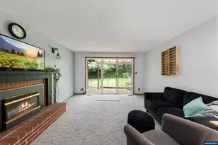 1044 Chestnut St NW, Salem, OR 97304 - Photo 6