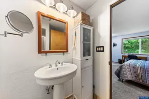 1044 Chestnut St NW, Salem, OR 97304 - Photo 24