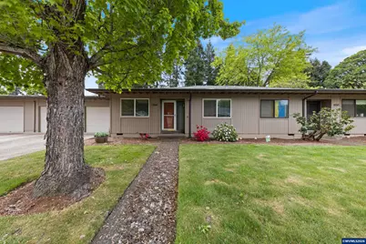 1044 Chestnut St NW, Salem, OR 97304 - Photo 2