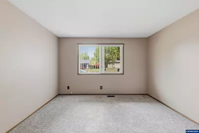 1044 Chestnut St NW, Salem, OR 97304 - Photo 14