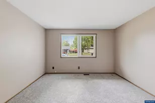 1044 Chestnut St NW, Salem, OR 97304 - Photo 14