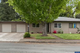1044 Chestnut St NW, Salem, OR 97304 - Photo 2