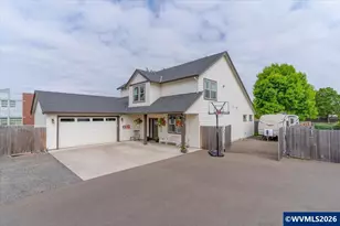 431 Grant St, Silverton, OR 97381 - Photo 2
