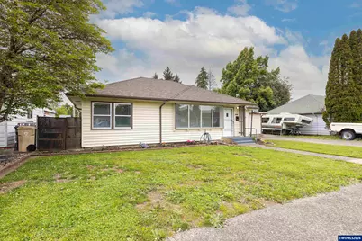 591 Harden Dr, Lebanon, OR 97355 - Photo 2