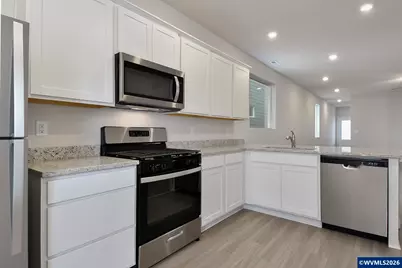 1339 Owl Av, Woodburn, OR 97071 - Photo 8