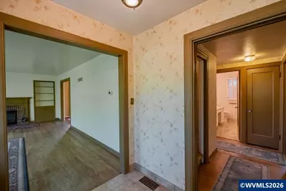 1960 East Nob Hill St SE, Salem, OR 97302 - Photo 6