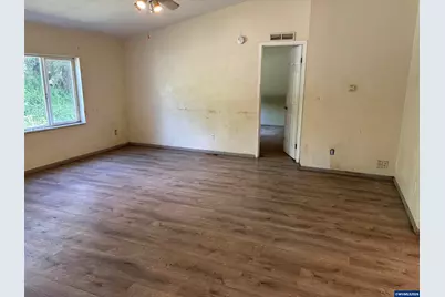 390 Montgomery St, Falls City, OR 97344 - Photo 8