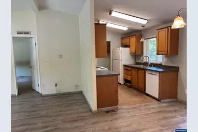 390 Montgomery St, Falls City, OR 97344 - Photo 10