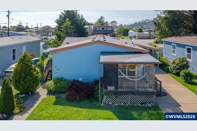 955 NE Mill St #C-18, Waldport, OR 97394 - Photo 4