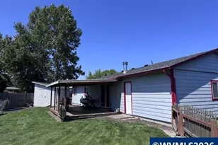 1270 Pine Ct, Independence, OR 97351 - Photo 8