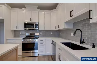 1216 S 11th St, Independence, OR 97351 - Photo 2