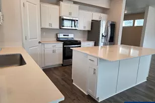469 Lost Lake St NE, Salem, OR 97301 - Photo 6