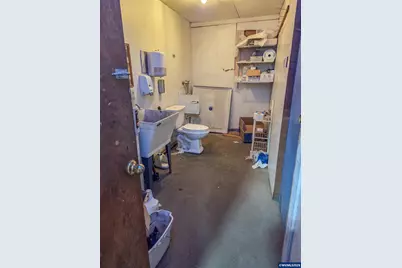 2721 S Main St, Lebanon, OR 97355 - Photo 18