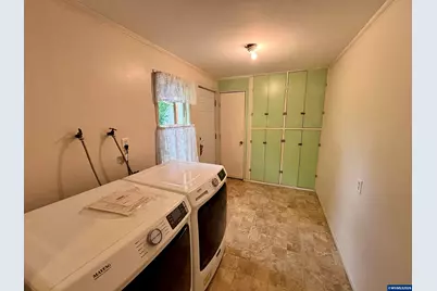 1060 Hickory St NE, Salem, OR 97301 - Photo 20