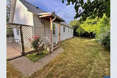 1060 Hickory St NE, Salem, OR 97301 - Photo 28