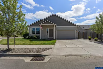 1493 SE Huckleberry Av, Dallas, OR 97338 - Photo 2